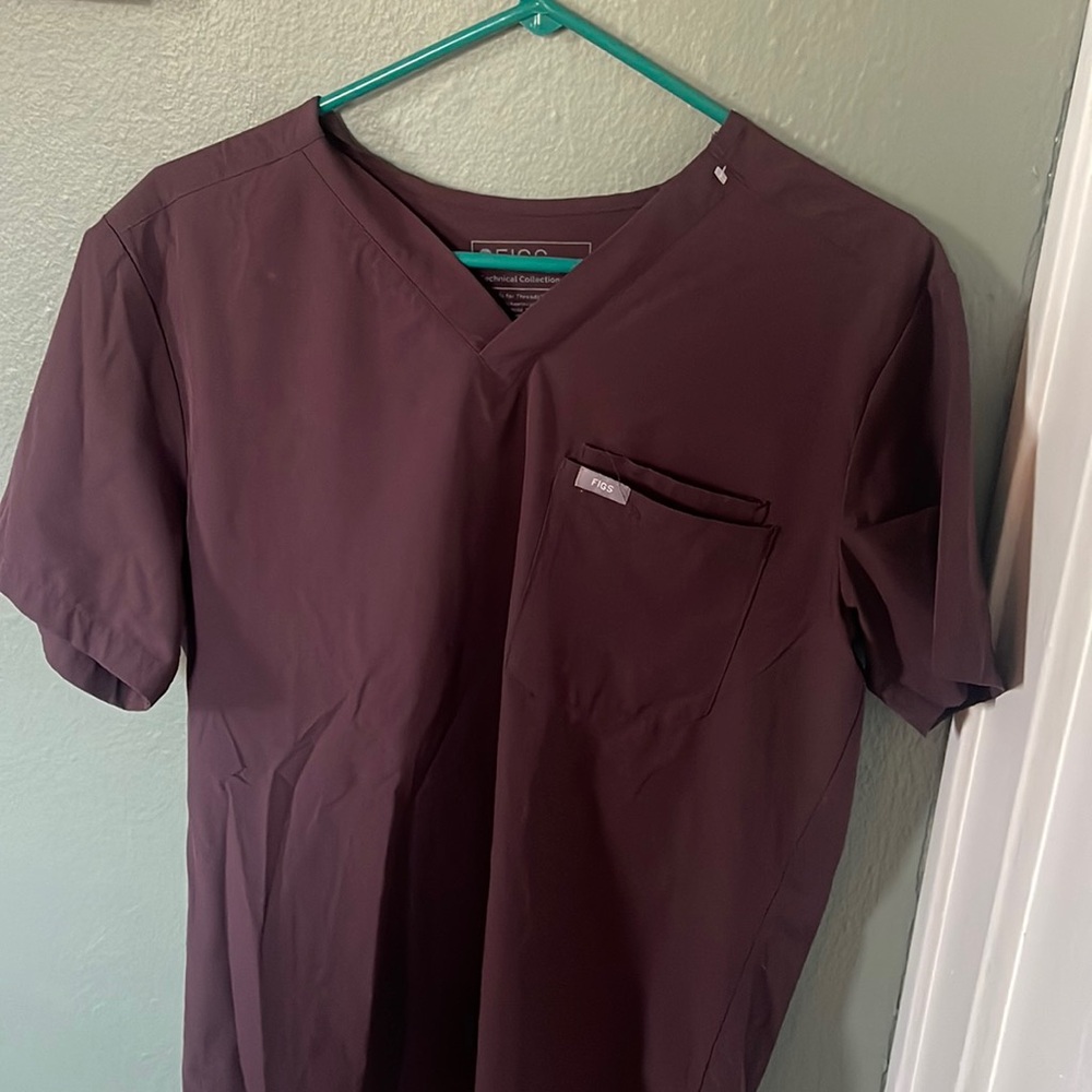 FIGS SCRUB TOP.